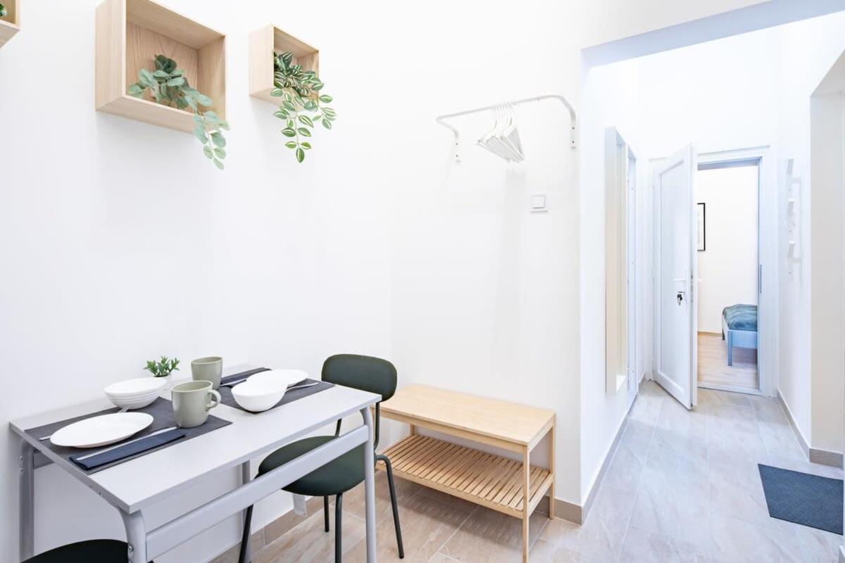 Central - New - Comfy Ac Studio บูดาเปสต์ ภายนอก รูปภาพ