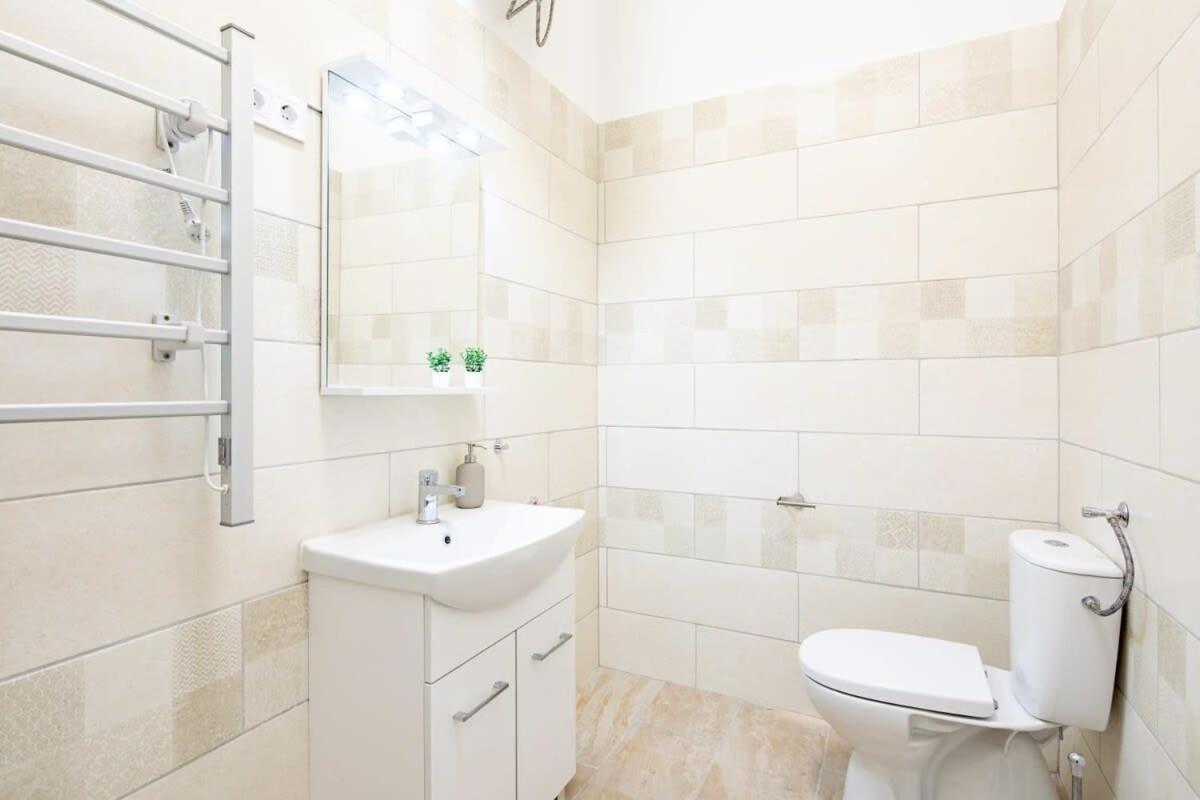 Central - New - Comfy Ac Studio บูดาเปสต์ ภายนอก รูปภาพ