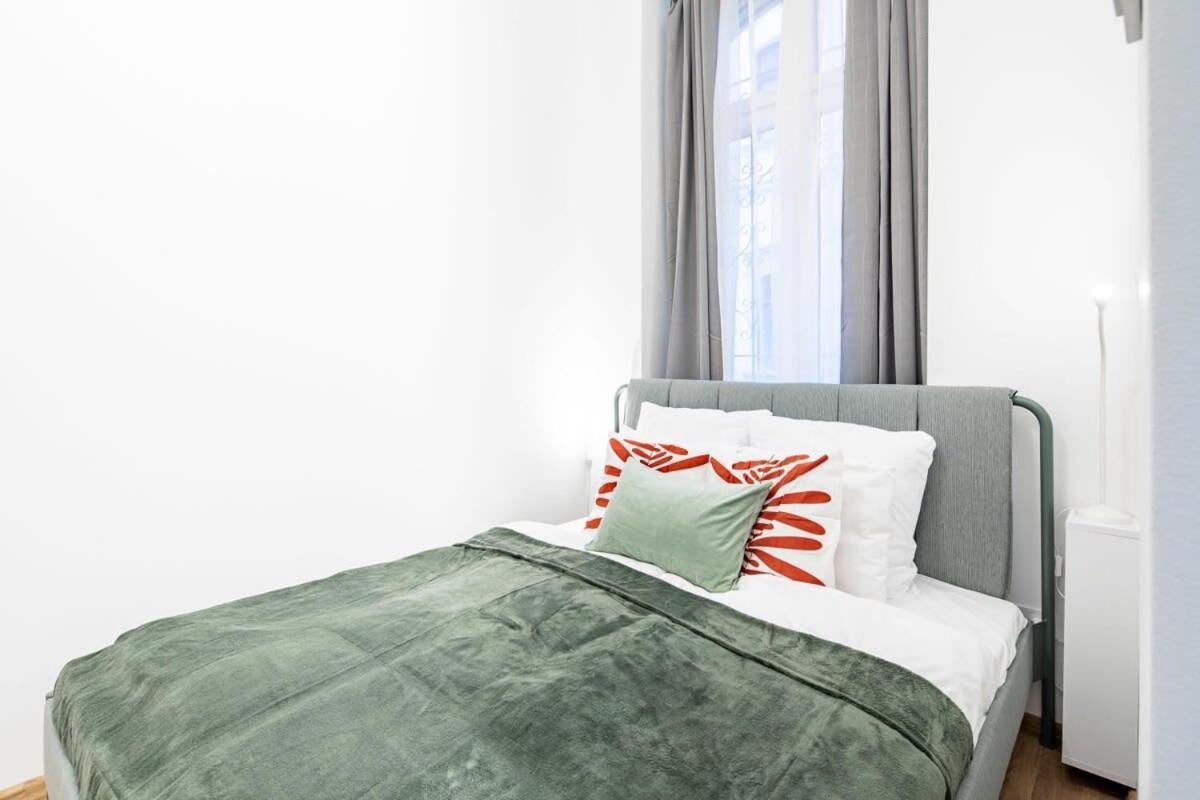 Central - New - Comfy Ac Studio บูดาเปสต์ ภายนอก รูปภาพ